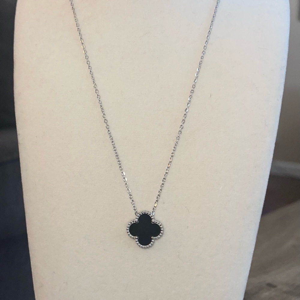 Elegant Silver and Black Clover Pendant Necklace